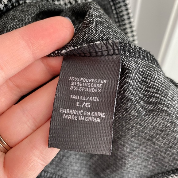 Very Flattering Houndstooth Peplum Blouse - Picture 7 of 9